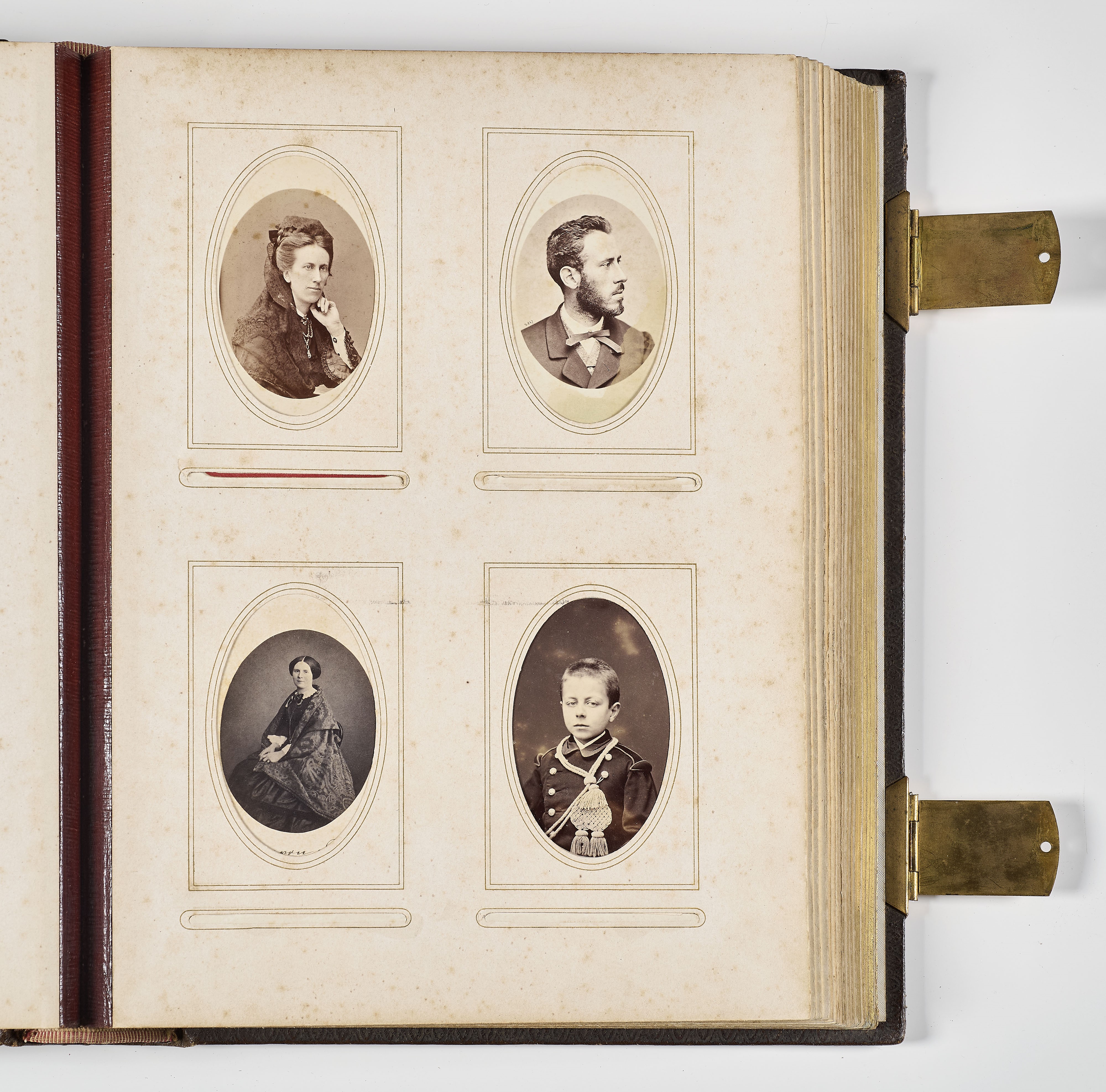 Album di carte de visite e carte cabinet, 1860-70 ca.