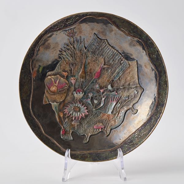 Pietro Melandri - Piatto con decoro a rilievo raffigurante mazzo di fiori