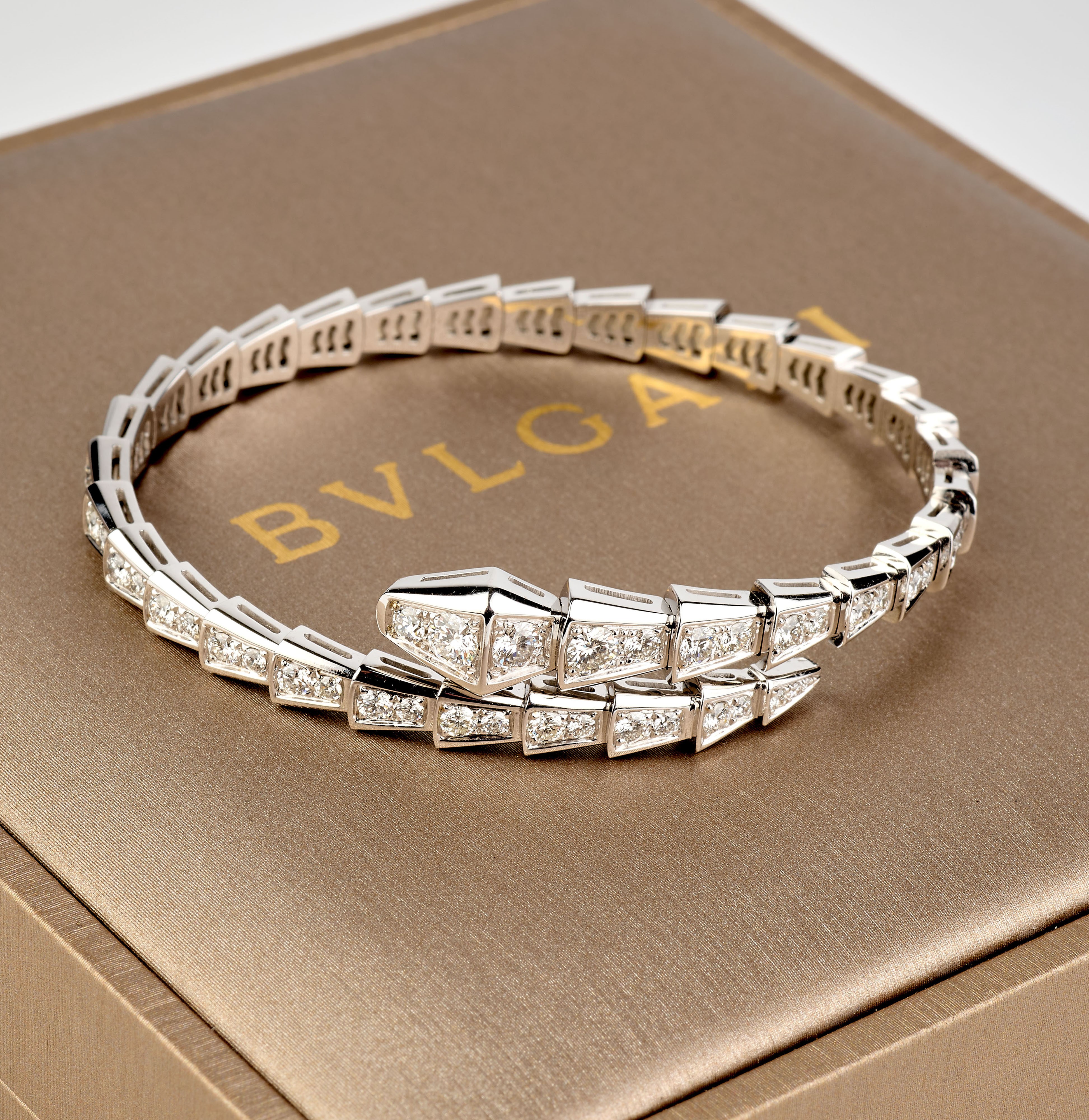 Bulgari bracciale "Serpent Viper" in oro bianco e diamanti