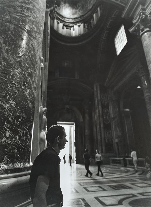 Lala Meredith-Vula - Albanian Man at San Pietro, Rome, serie Marginalised Society