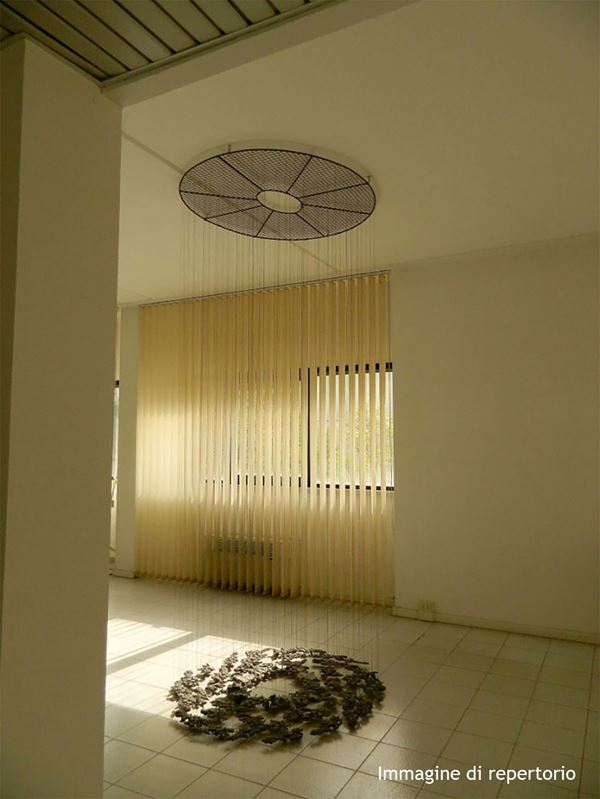 Cornelia Parker : Natura morta  (1990)  - Scultura sospesa con piombo, ferro e acciaio - Asta Arte Contemporanea - Casa d'aste Farsettiarte