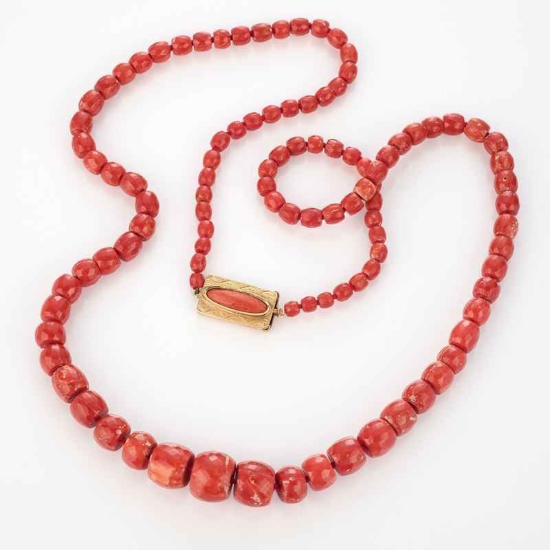 Collana di corallo rosso