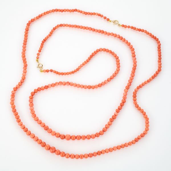Due collane in corallo arancione