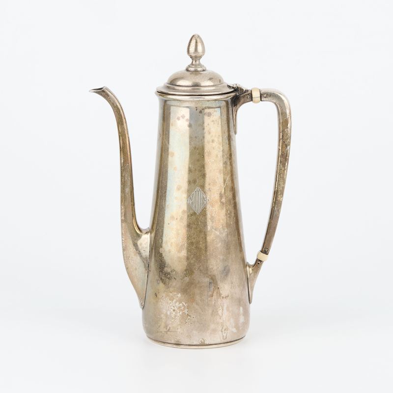 Caffettiera in argento, Tiffany, corpo cilindrico liscio con monogramma inciso (inizio XX secolo)