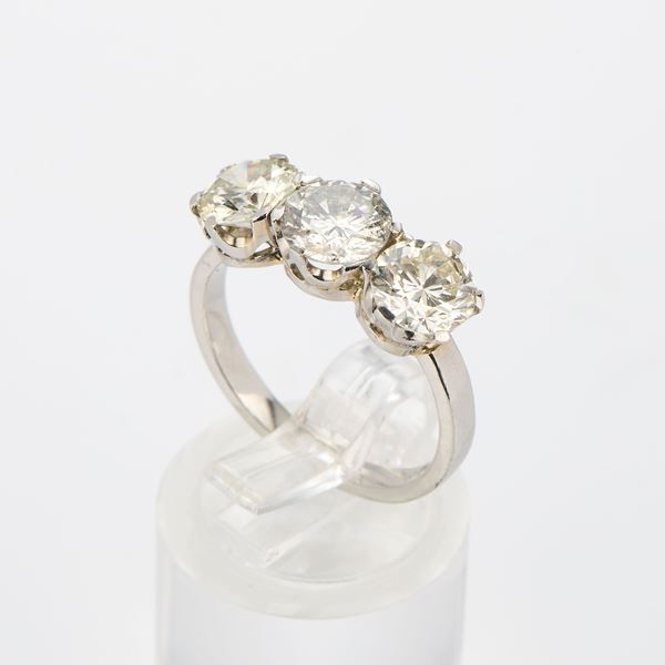 Anello trilogy in oro bianco e diamanti