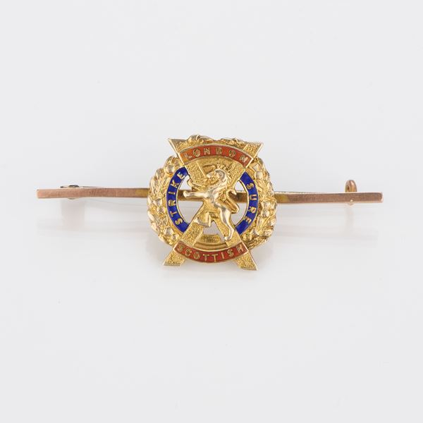 Spilla Regimental in oro giallo e smalti