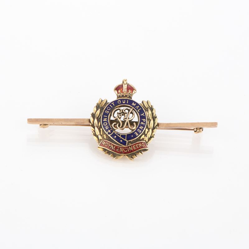 Spilla regimental in oro 18 kt e 9 kt con smalti, Royal Engineers Military