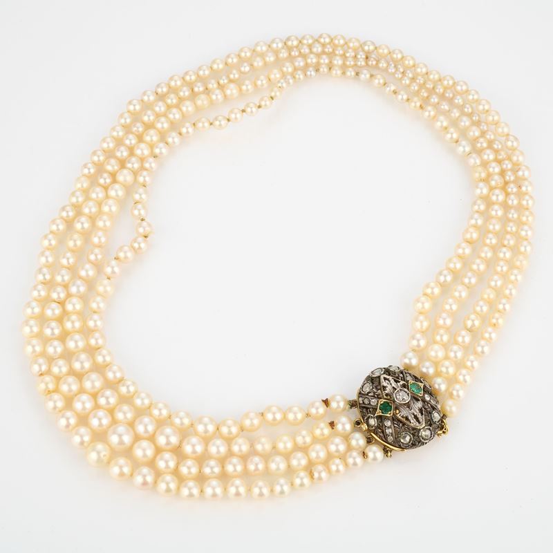 Collana girocollo di perle coltivate