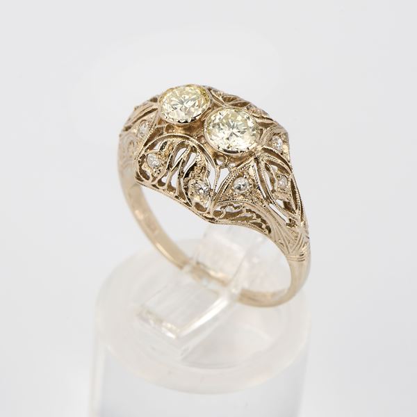 Anello in oro bianco e diamanti