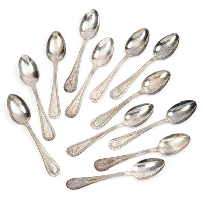 Set di dodici cucchiaini da caffè, argento