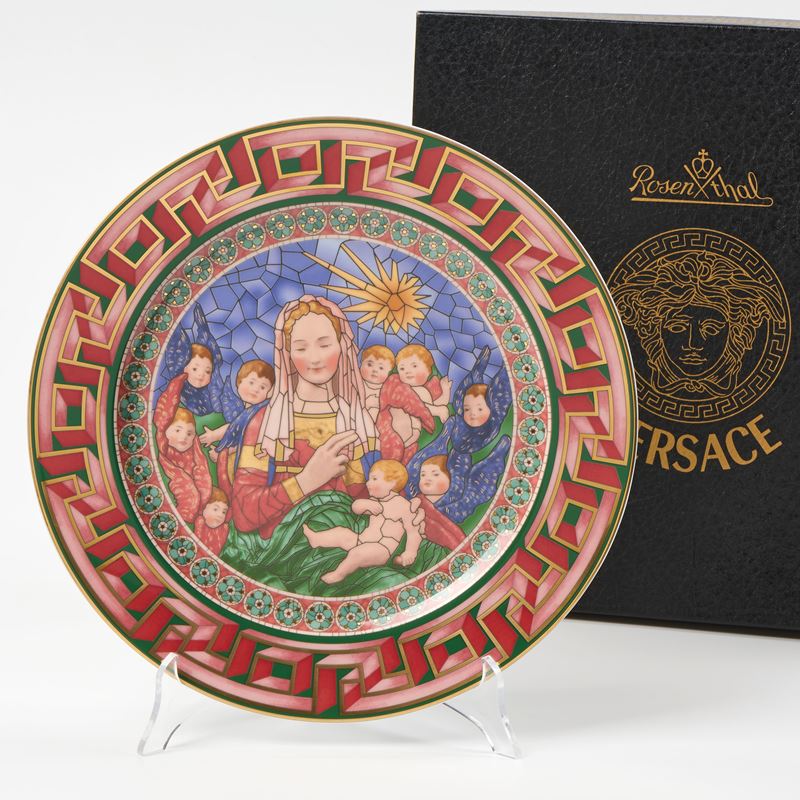 Versace, Piatto da Natale “God is born”, porcellana policroma (2001)