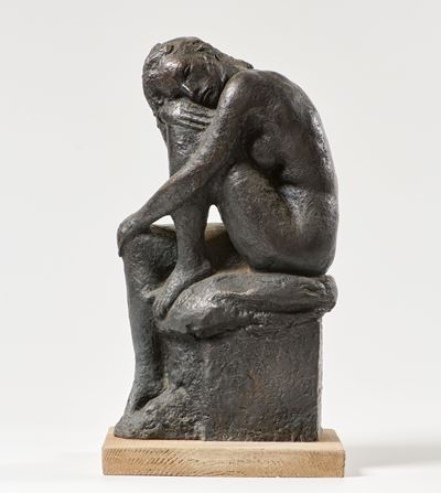 Nudino accovacciato (scultura in bronzo)