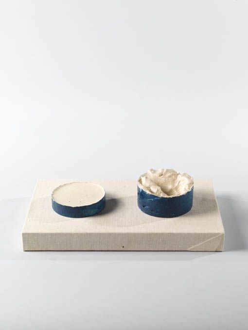 Claes Oldenburg : Cold Cream Jar  (1964)  - Scultura in maiolica, due elementi, es. unico - Asta Dipinti, Disegni, Sculture e Grafica - Arte Contemporanea - I - Casa d'aste Farsettiarte