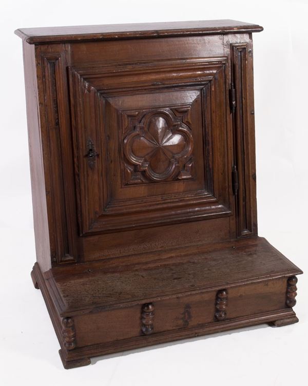 Inginocchiatoio in legno di noce
