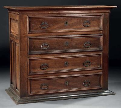 Cassettone in Legno di Noce