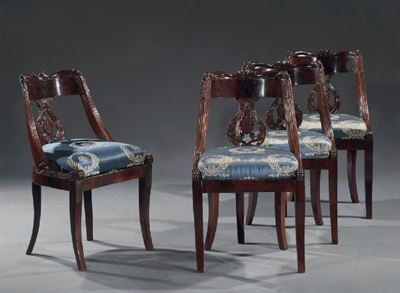 Quattro Poltroncine in Legno di Mogano Intagliato