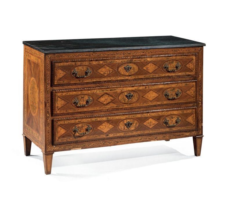 Cassettone Lastronato e Intarsiato in Legno di Noce, Radica, Palissandro e Bois De Rose