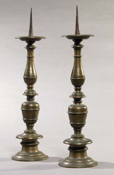 Coppia di Candelieri in Bronzo Tornito