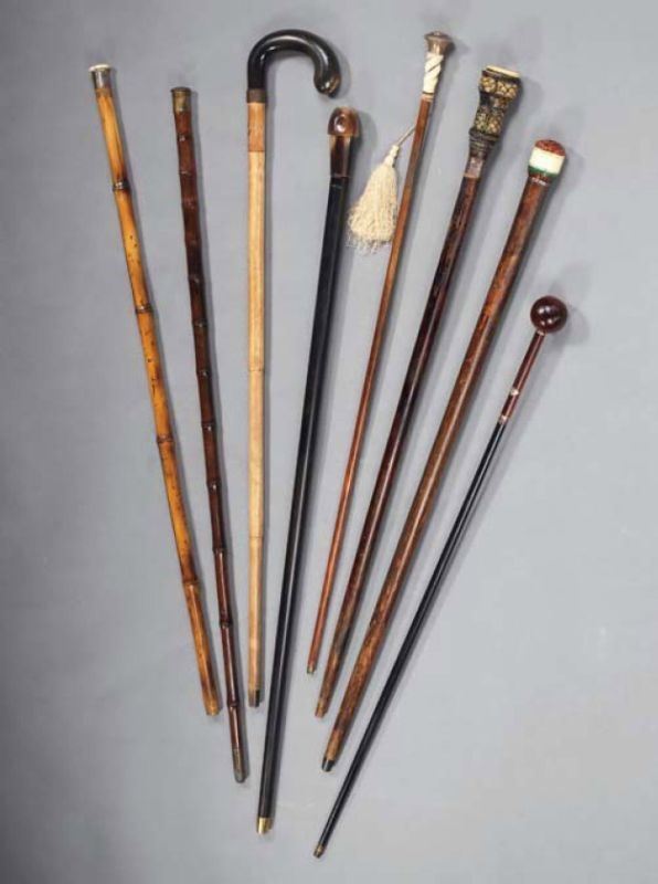 Lotto Composto da Otto Bastoni