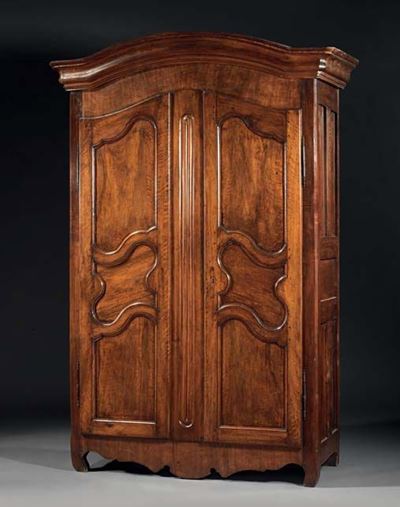 Armadio in Legno di Noce e Castagno