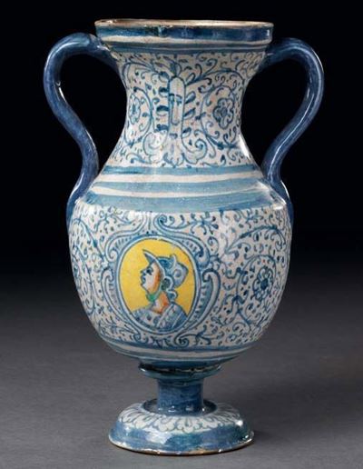 Anfora Biansata in Maiolica a Decoro Blu e Giallo