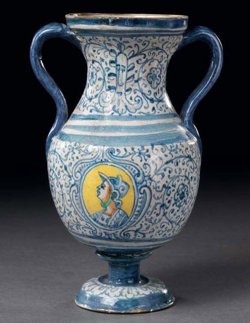 Anfora Biansata in Maiolica a Decoro Blu e Giallo