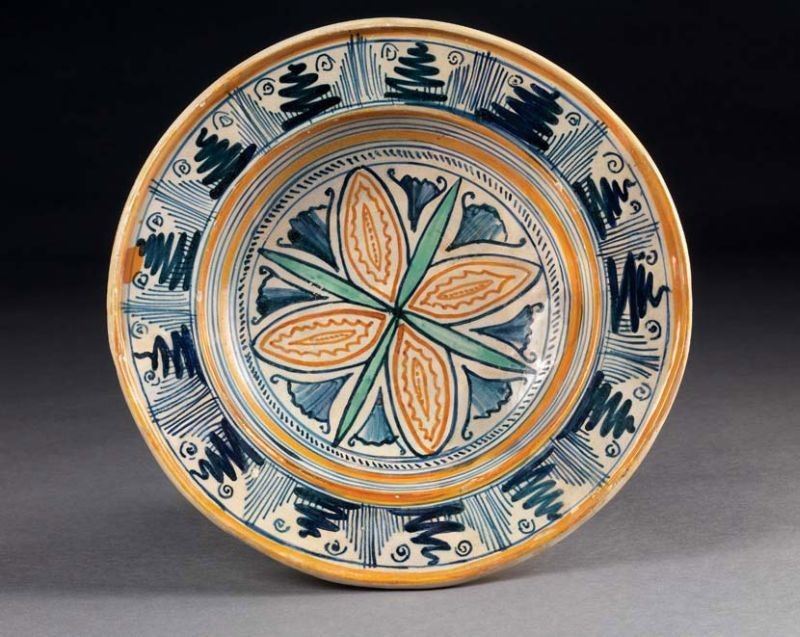 Grande Piatto Fondo in Maiolica Policroma
