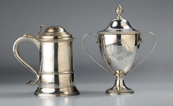 Coppa biansata  in argento con coperchio  (1771.)  - Asta Asta di Arredi e Dipinti Antichi - I - Casa d'aste Farsettiarte
