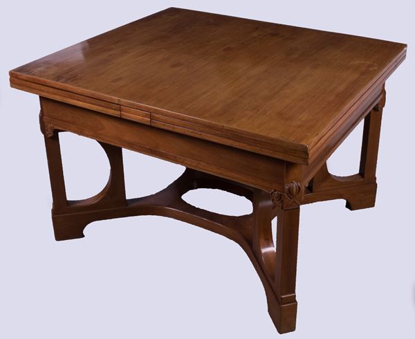 Tavolo in legno di mogano