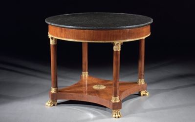 Tavolo Tondo Neoclassico in Legno di Mogano