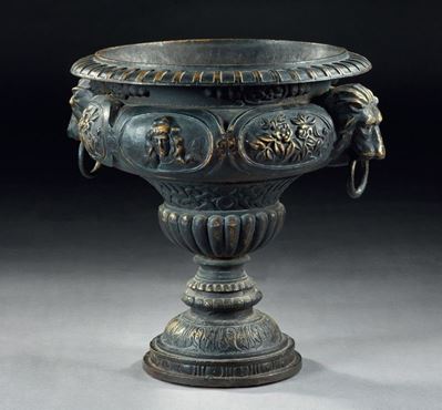 Grande Vaso in Ferro Patinato a Bronzo