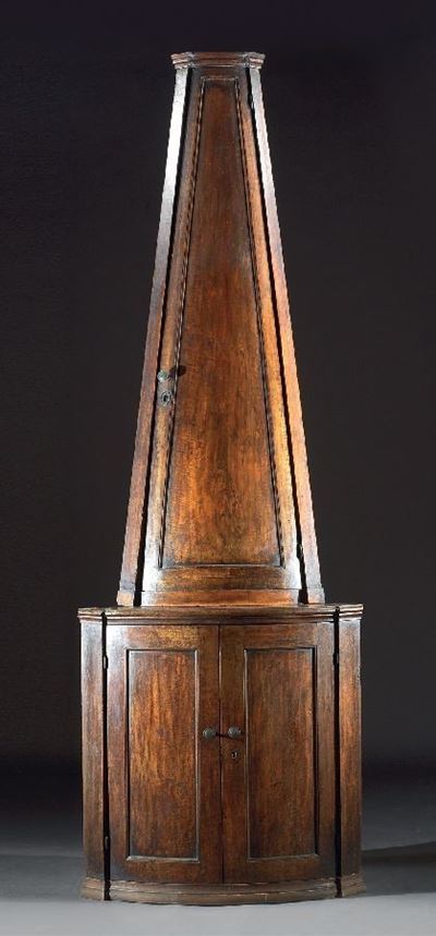 Angoliera a Mezzaluna in Legno di Noce
