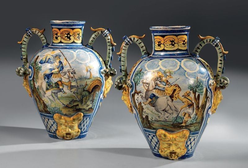 Coppia di Vasi Ad Anfora in Maiolica Policroma
