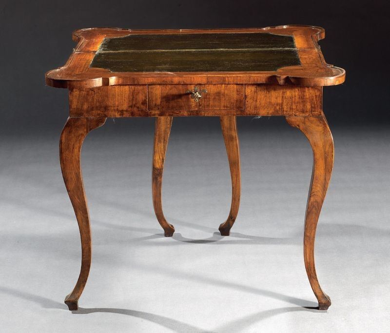 Tavolo da Gioco in Legno di Noce