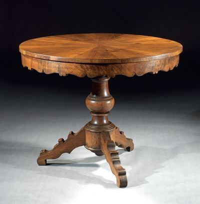 Tavolo Tondo in Legno di Noce