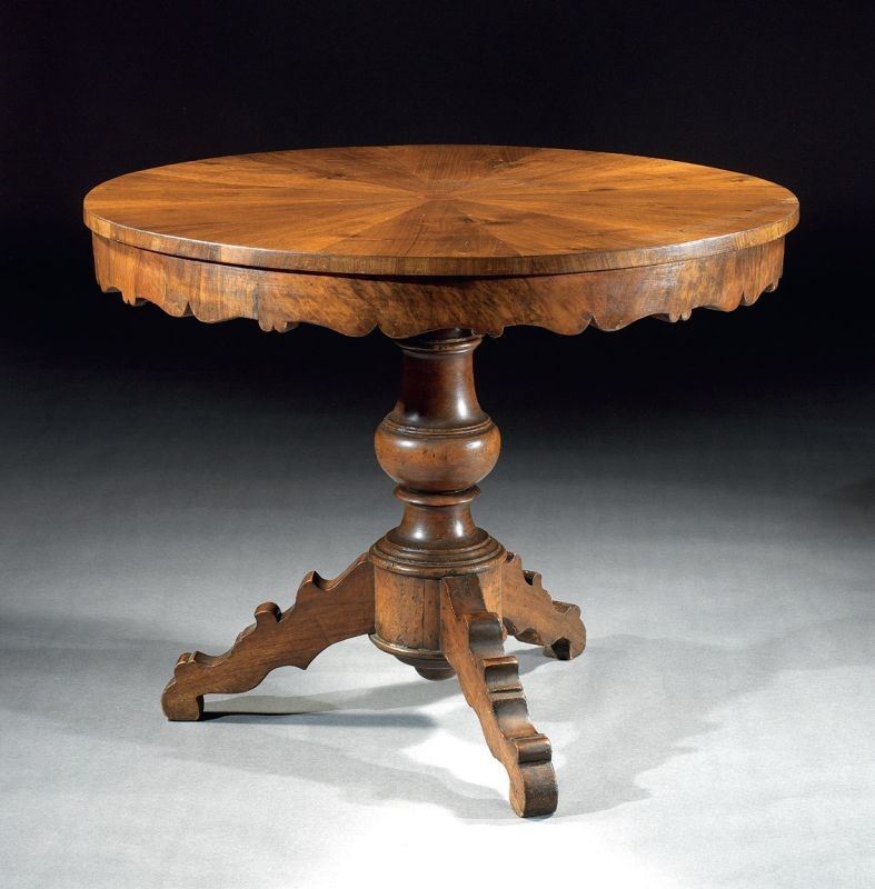 Tavolo Tondo in Legno di Noce