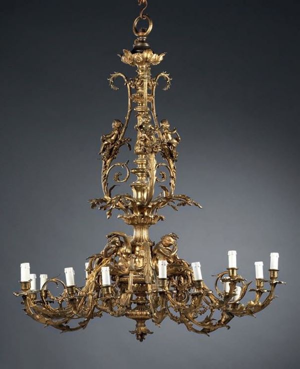 Grande lampadario in bronzo dorato