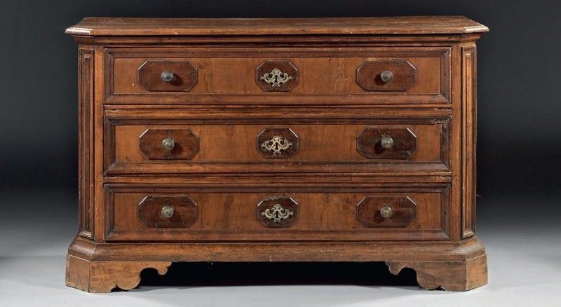 Cassettone in Legno di Noce