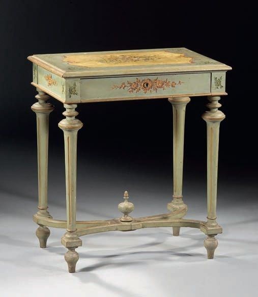 Tavolino in Legno Laccato Azzurro e Avorio