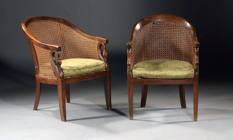 Coppia di Poltrone Bergere in Legno di Noce