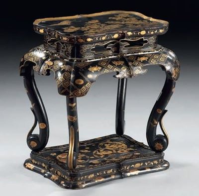 Tavolo in Legno Laccato Nero e Oro Hira-maki-e