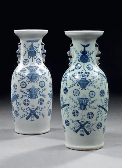 Lotto Composto da Due Vasi Cinesi in Porcellana Bianco-blu Sottovernice