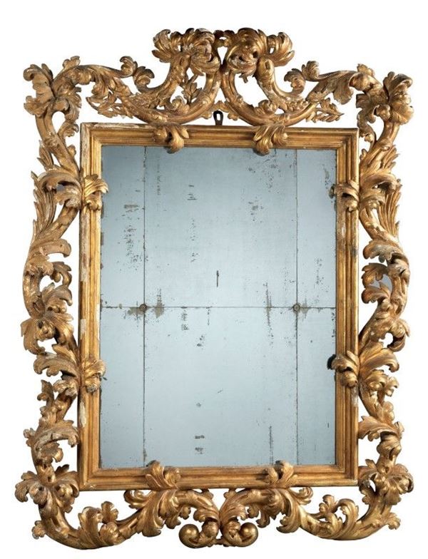 Grande specchiera barocca in legno intagliato e dorato