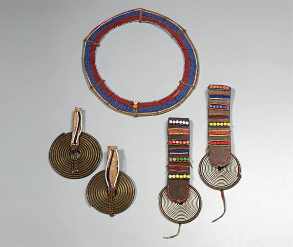 Antica collana cerimoniale masai  - Asta Arredi e Dipinti Antichi - I - Casa d'aste Farsettiarte