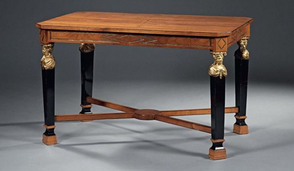 Tavolo in legno chiaro  (XIX secolo.)  - Auction Arredi e Dipinti Antichi - I - Casa d'aste Farsettiarte