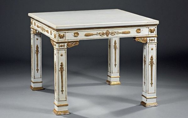 Tavolo neoclassico in legno laccato e dorato