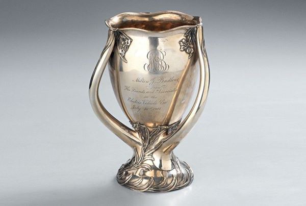 Elegante vaso in argento