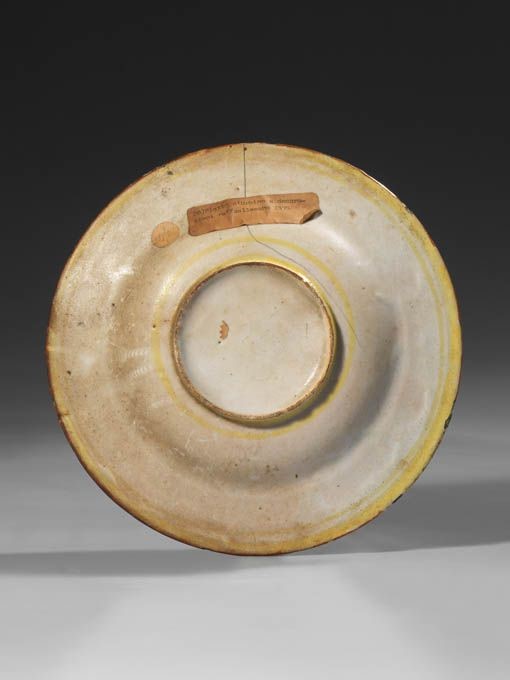 Piatto con Cavetto in Maiolica Policroma Giallo, Ocra, Verde e Blu