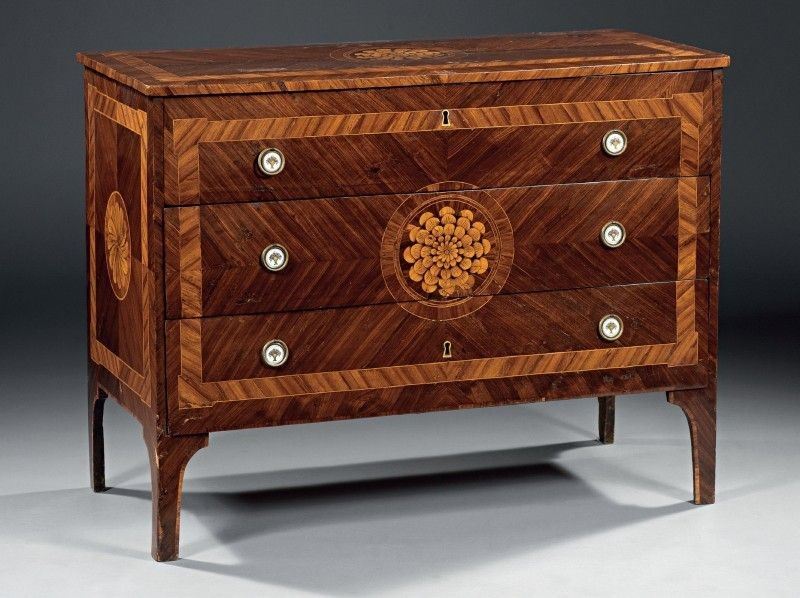 Cassettone Listrato in Legno di Palissandro con Intarsi in Bois De Rose