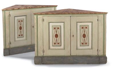 Coppia di Grandi Angoliere in Legno Laccato Verde